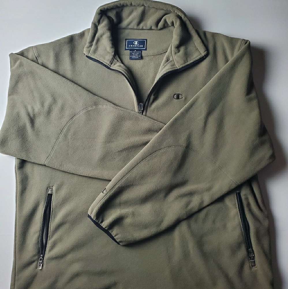 Champion fleece pullover size XL
